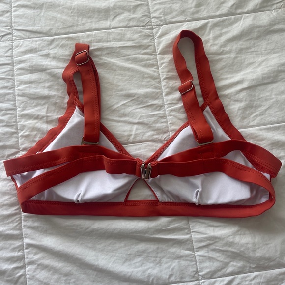 Bikini - Picture 3 of 5